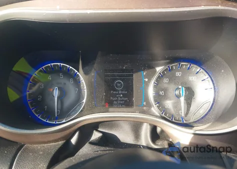 2019 Chrysler Pacifica Touring L z USA, uszkodzony, nr VIN 2C4RC1BG3KR554642